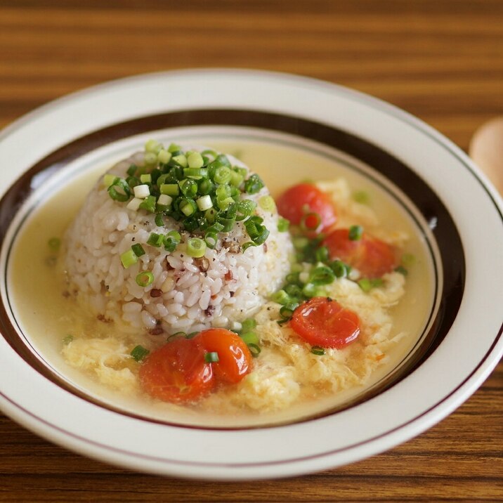 三十雑穀で　トマたまアンチョビスープごはん